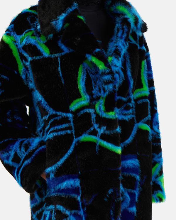 Cappotto da donna nero in pelliccia sintetica con Looney Tunes - Iceberg - Official Website