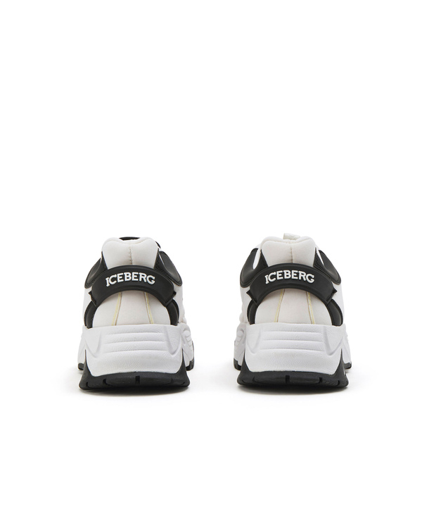 Sneaker da donna bianche con dettagli neri e fascia logata sul tallone - Iceberg - Official Website