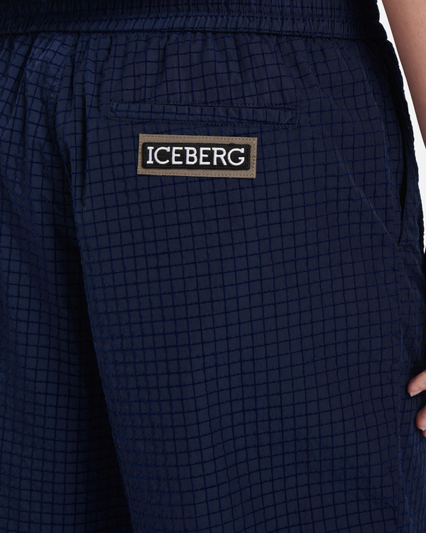 Shorts da uomo blu a quadretti con logo Iceberg - Iceberg - Official Website