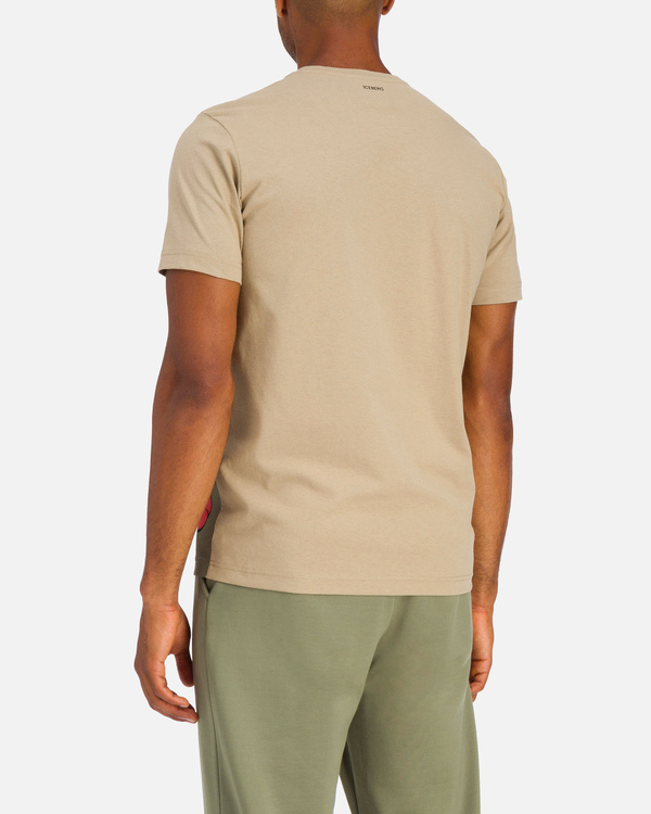 T-shirt da uomo beige con maxi stampa di Topolino - Iceberg - Official Website