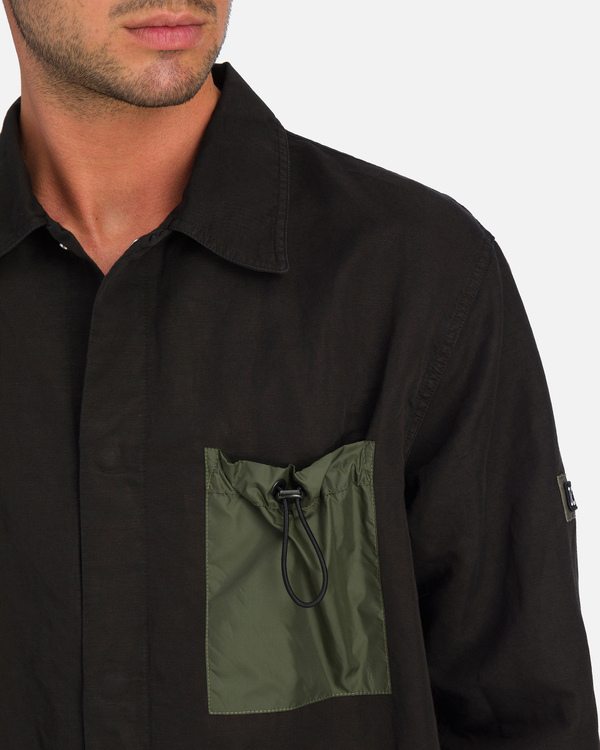 Camicia da uomo a maniche lunghe nera con tasca verde militare - Iceberg - Official Website
