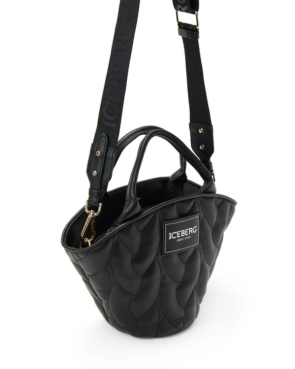 Shell-shaped black handbag with raised plait effect - Iceberg - Official Website