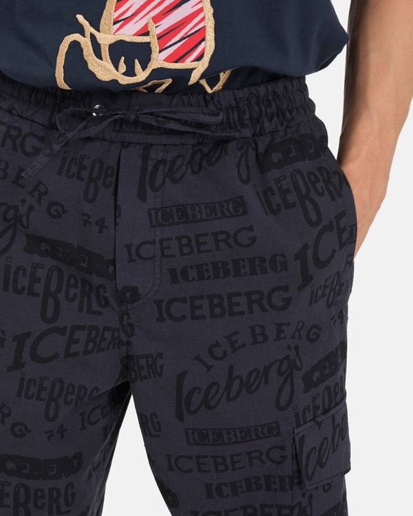 Pantaloni blu stampa multilogo - Iceberg - Official Website