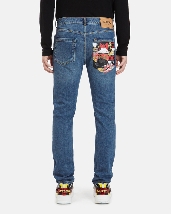 Jeans uomo blu skinny fit con stampa Iceberg Rocks Peanuts sulla tasca posteriore effetto scomposto - Iceberg - Official Website