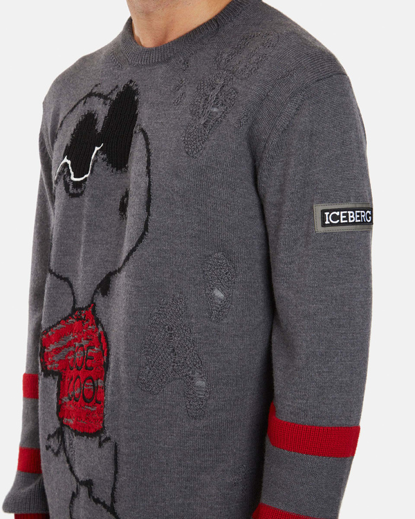 Men's grey crew neck wool pullover with Snoopy graphics - Iceberg - Official Website