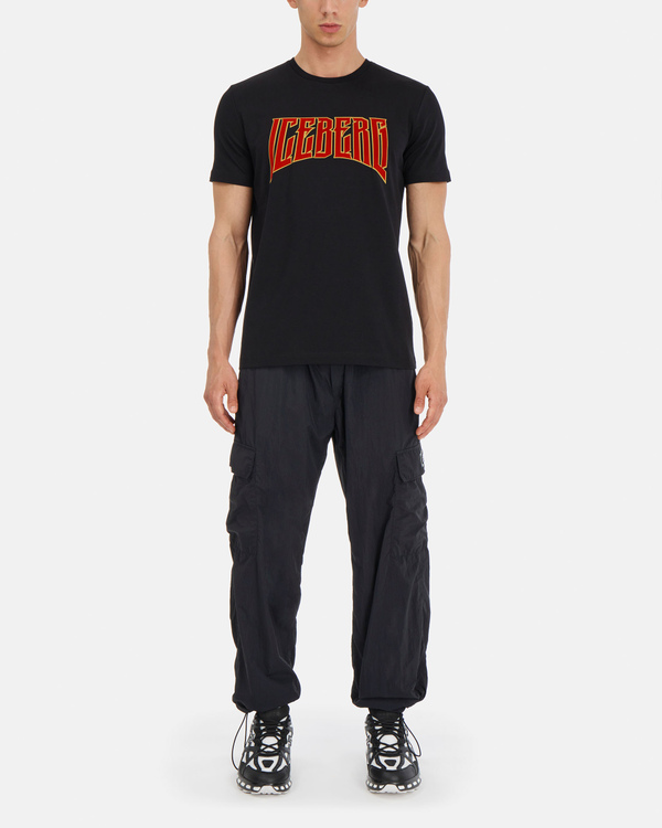 Black men's stretch cotton t-shirt with iridescent coloured logo patch - Iceberg - Official Website