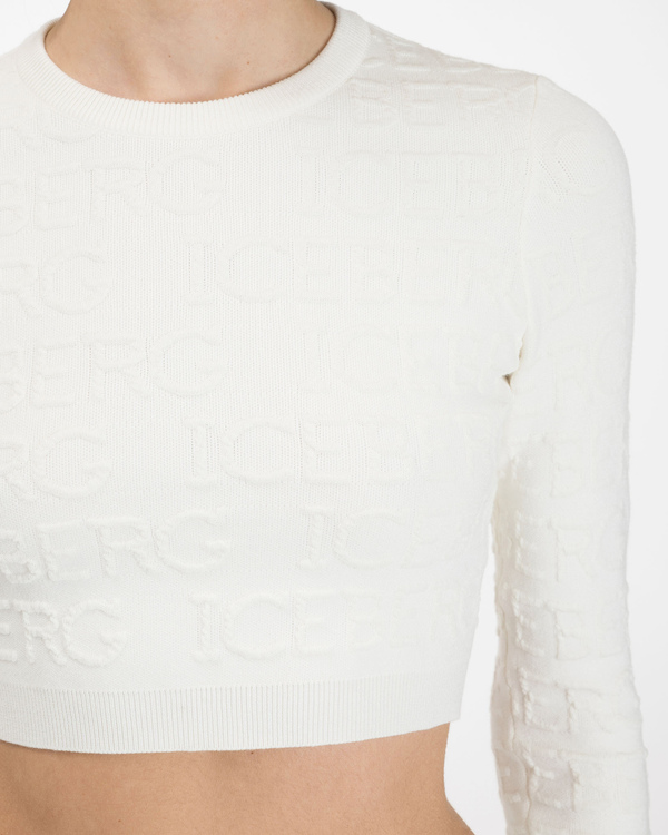 Top donna color panna cropped a maniche lunghe con logo effetto 3D tono su tono - Iceberg - Official Website