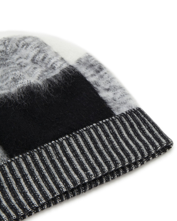 Berretto donna nero e bianco in lana merinos con lavorazione cardata e pattern Maxi Check - Iceberg - Official Website