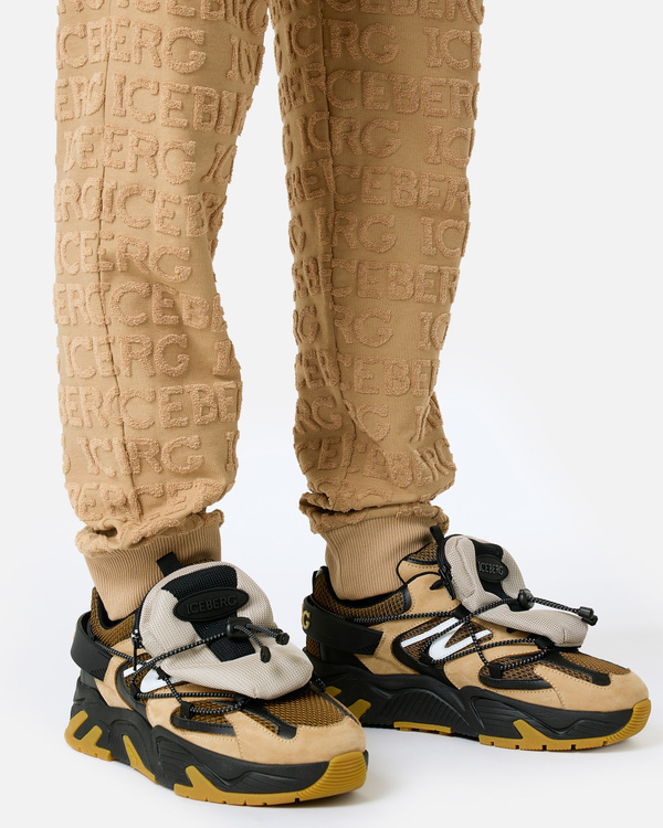 Beige joggers with 3D logo - Iceberg - Official Website