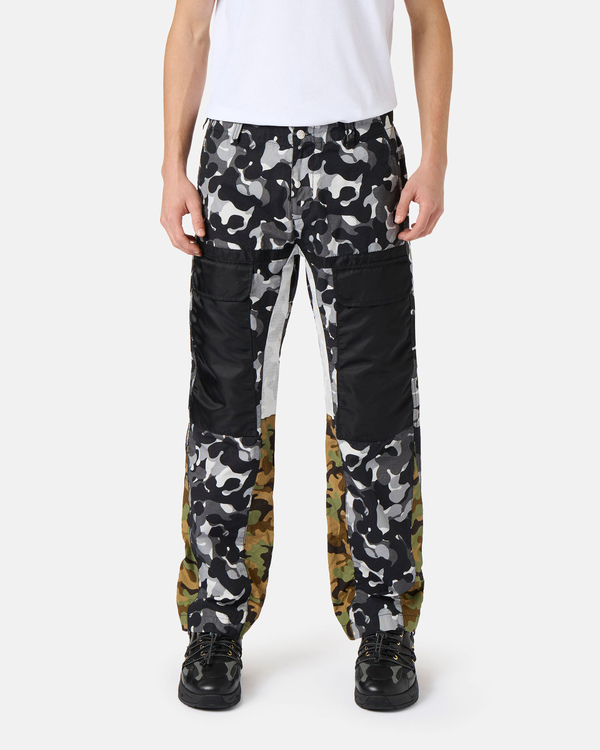 Grey camouflage patch cargo trousers - Iceberg - Official Website