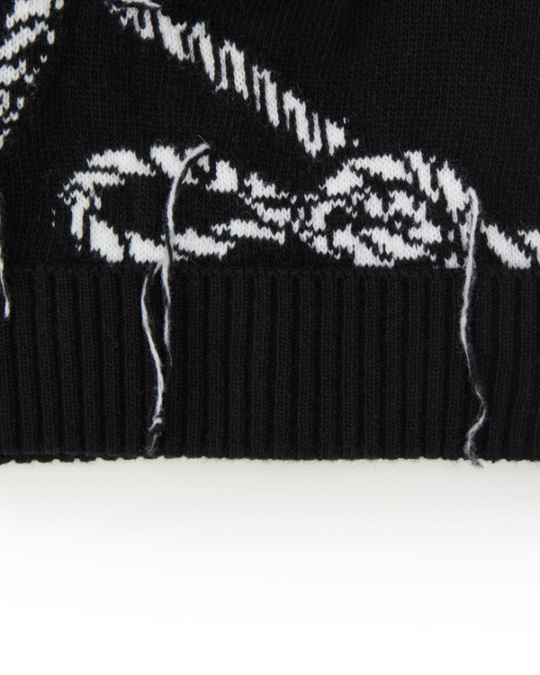 Black hat with ropes design - Iceberg - Official Website