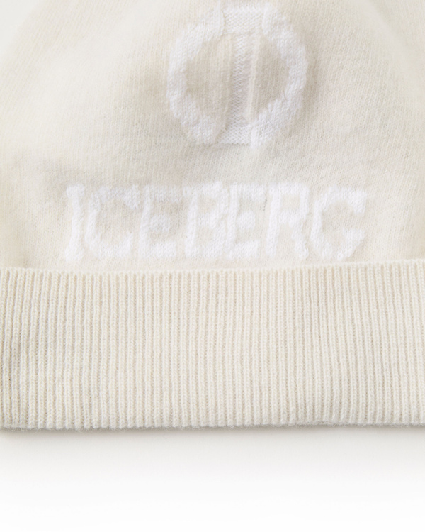 Hat with "I" logo design - Iceberg - Official Website