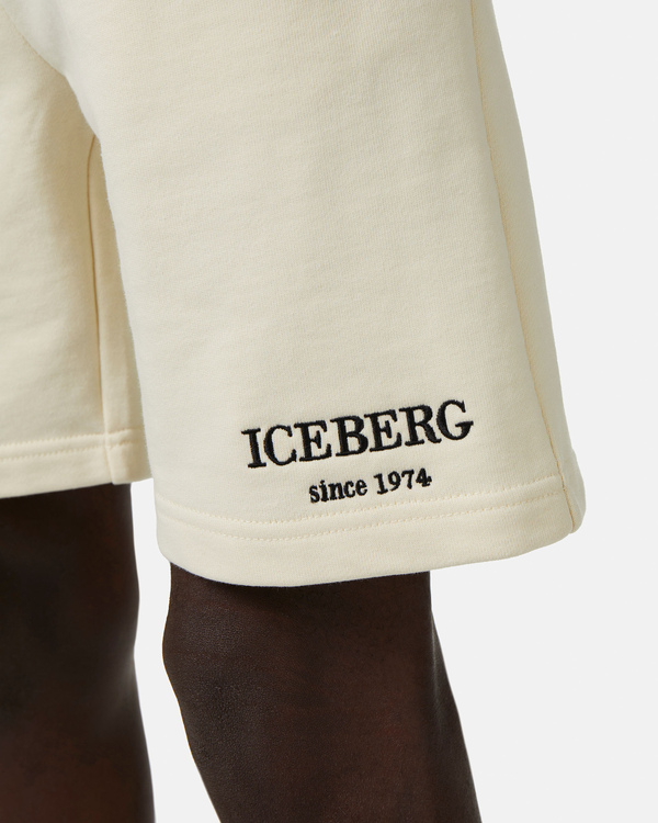 Heritage logo shorts in white - Iceberg - Official Website