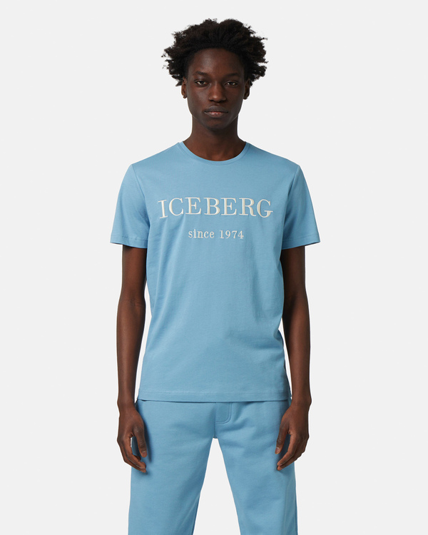 Embroidered heritage logo t-shirt in celestial blue - Iceberg - Official Website