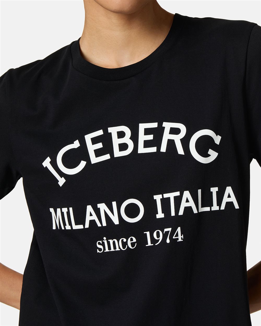 Black T-shirt with institutional logo - Iceberg - Official Website
