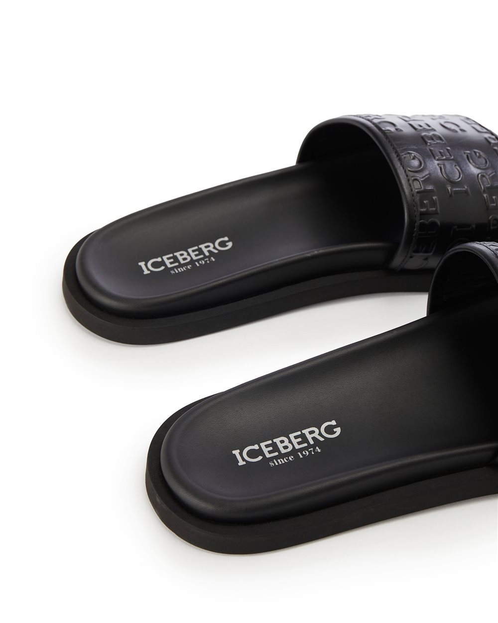 Sliders with logo - Iceberg - Official Website
