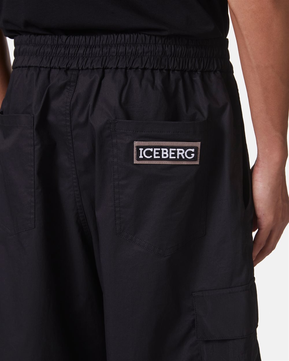 Pantaloni cargo con logo - Iceberg - Official Website