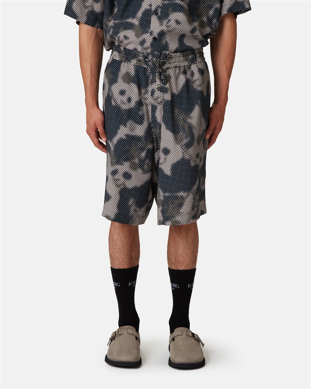 Bermuda shorts with pixel print and logo - Iceberg - Official Website