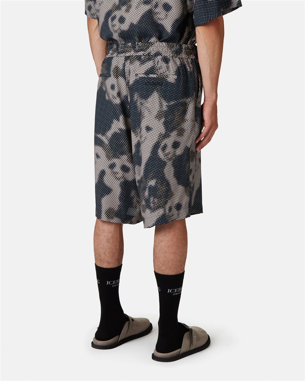 Bermuda shorts with pixel print and logo - Iceberg - Official Website