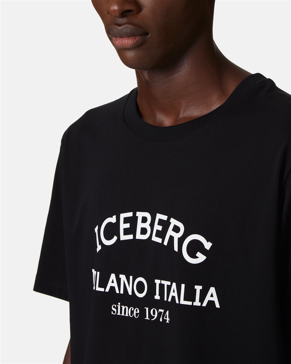 Maglietta con logo istituzionale - Iceberg - Official Website