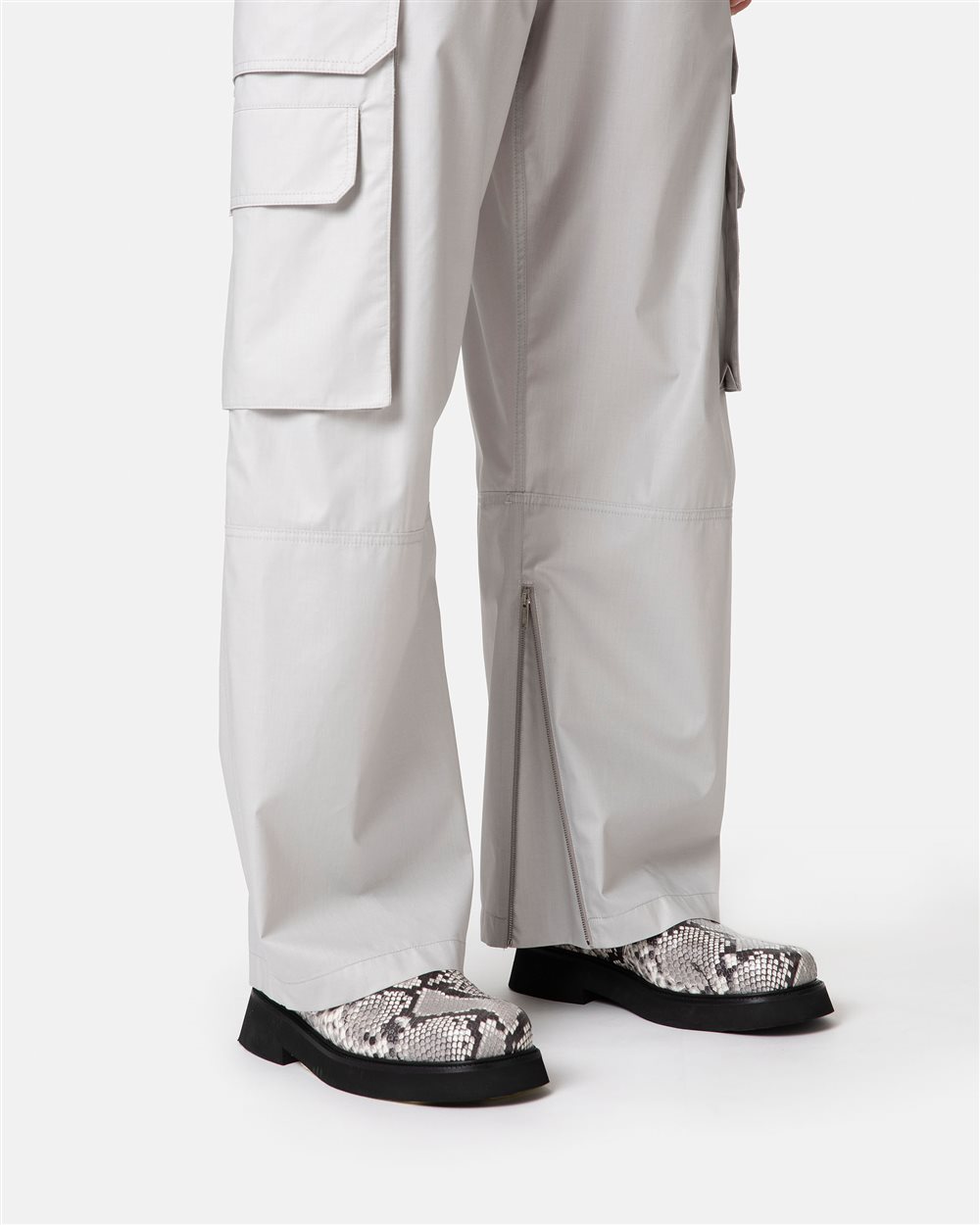 Cargo trousers with logo - Iceberg - Official Website