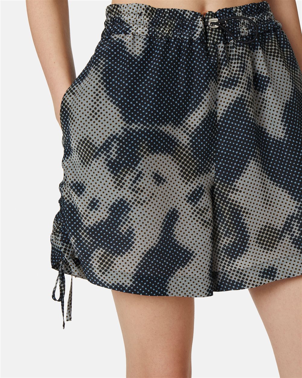 Shorts with pixel print - Iceberg - Official Website