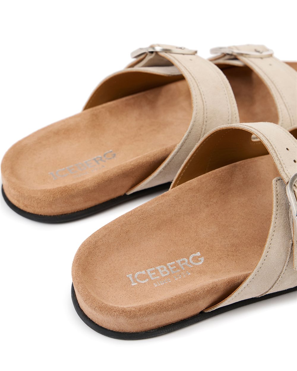 Low-top slipper in optical white with double straps and buckles - Iceberg - Official Website