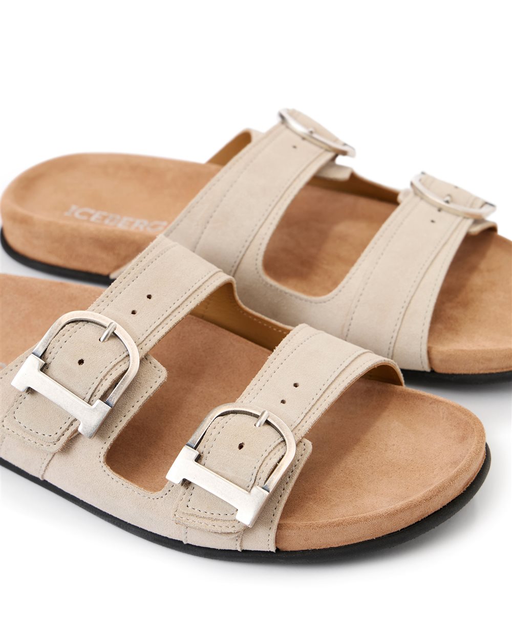 Low-top slipper in optical white with double straps and buckles - Iceberg - Official Website