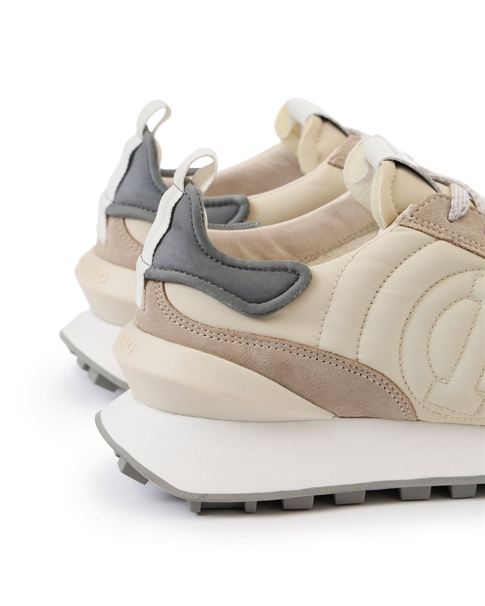 Sneakers Inspired by the world of running shoes - Iceberg - Official Website