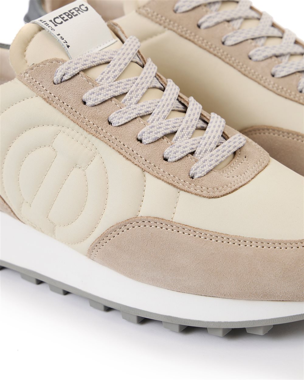 Sneakers Inspired by the world of running shoes - Iceberg - Official Website