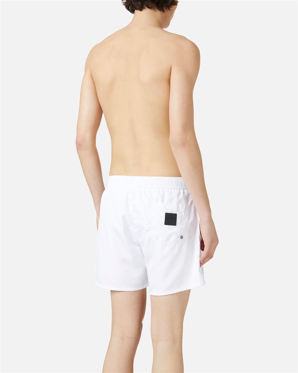 Badehose in optischem Weiß mit Prints, Schriftzug und Tunnelzug in Kontrastfarbe - Iceberg - Official Website