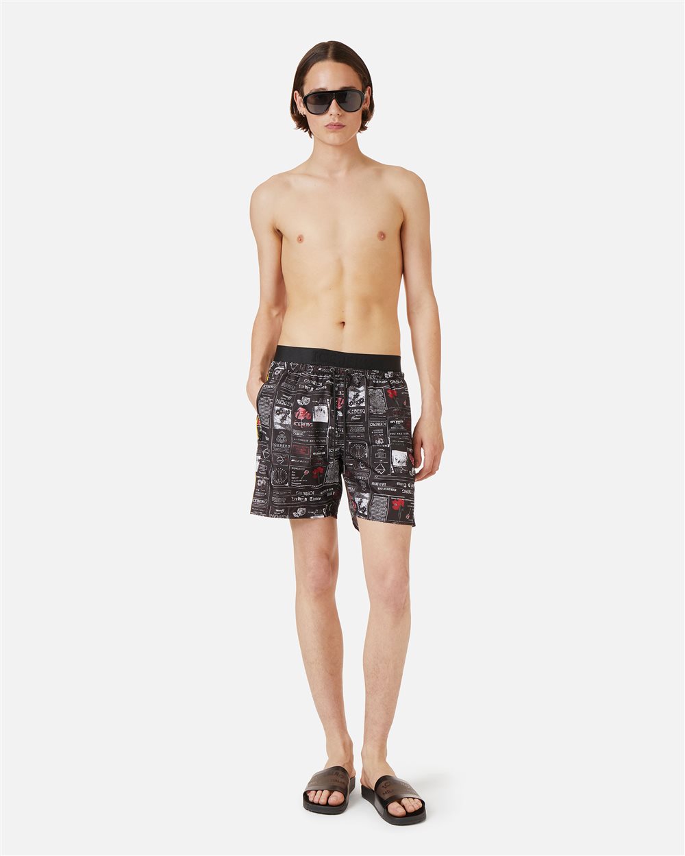Boxer mare nero a fantasia newspaper con fascia in vita, coulisse e logo a contrasto - Iceberg - Official Website