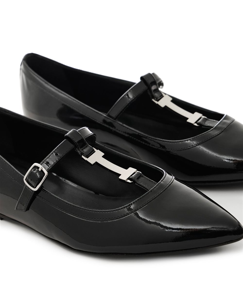 Pointed ballerinas in black patent leather with Iceberg detail - Iceberg - Official Website
