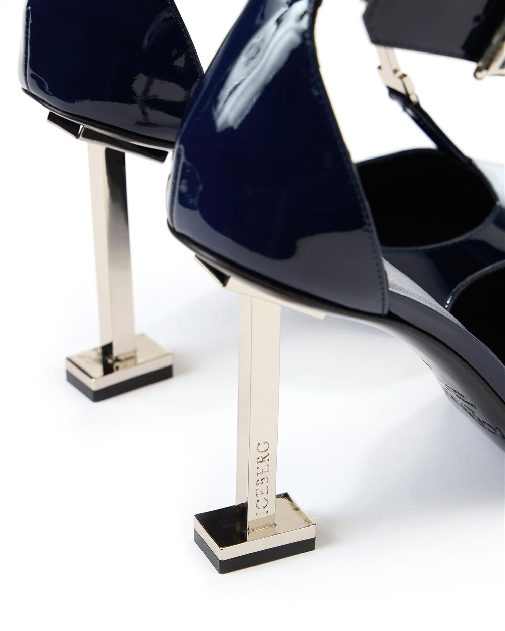 Blue patent leather pointed toe pumps with custom heel - Iceberg - Official Website