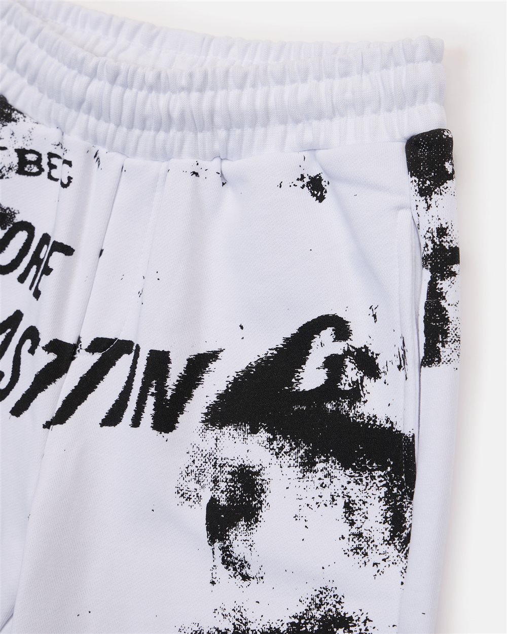 White Bermuda shorts with allover black writing and prints - Iceberg - Official Website