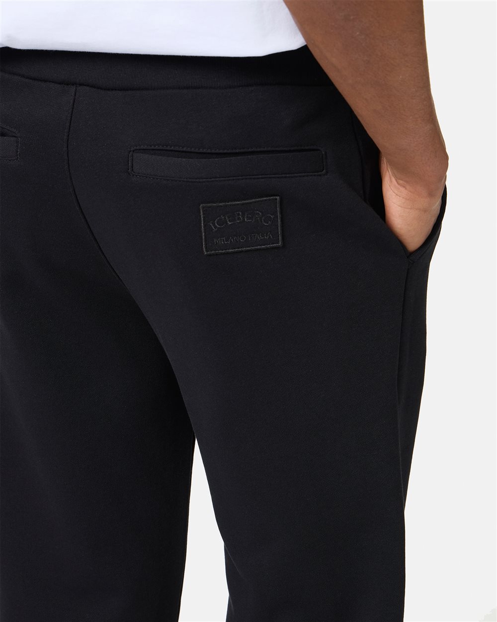 Black sweatpants in sustainable cotton with embroidered patch - Iceberg - Official Website