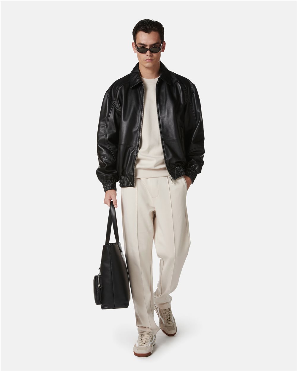 Dusty white trousers in scuba-effect fleece with Iceberg logo patch - Iceberg - Official Website