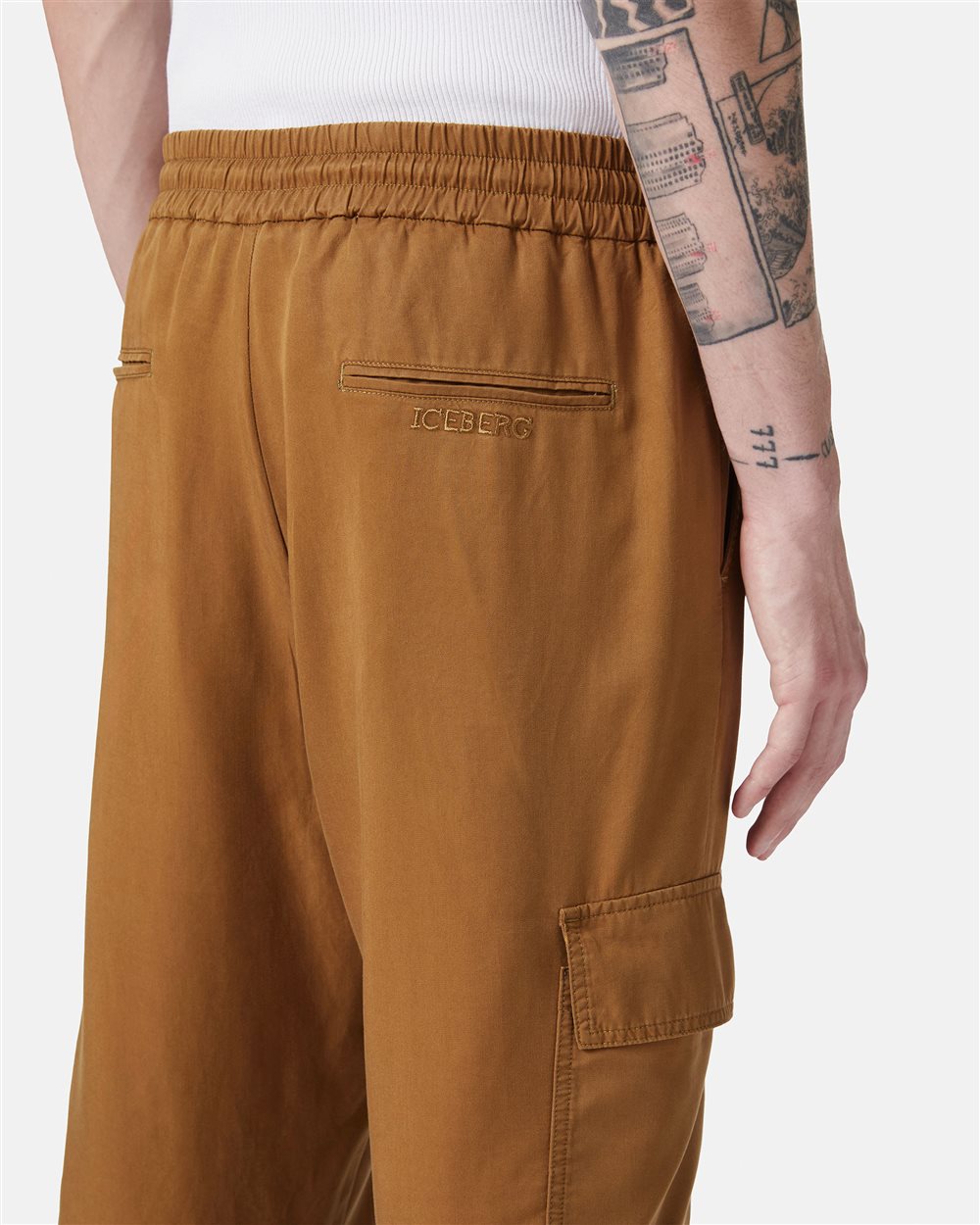 Oil-colored cargo-fit trousers in Tencel with Iceberg embroidery - Iceberg - Official Website