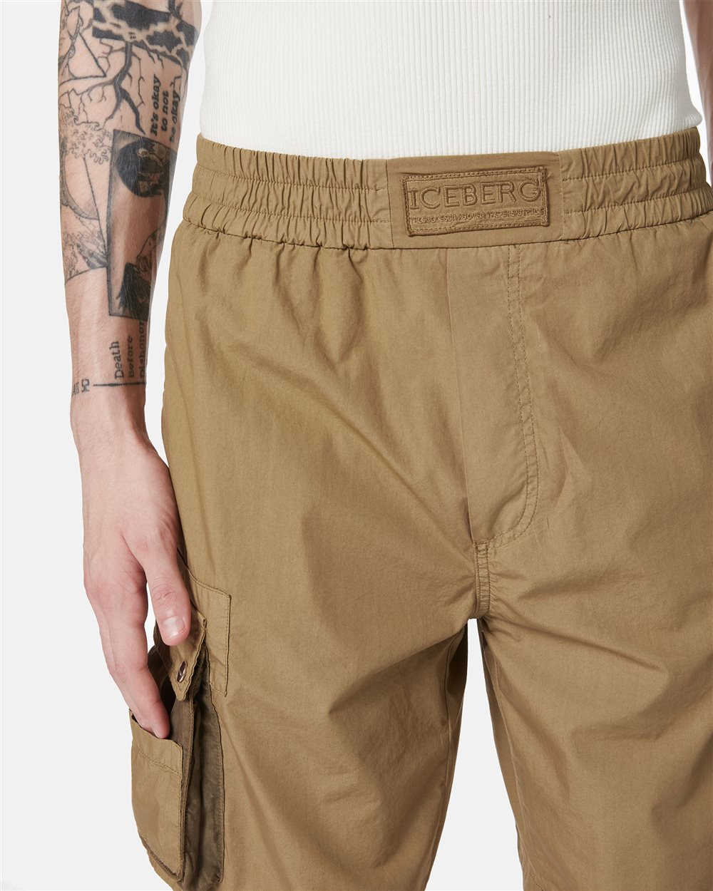 Mud-colored parachute canvas Bermuda shorts - Iceberg - Official Website