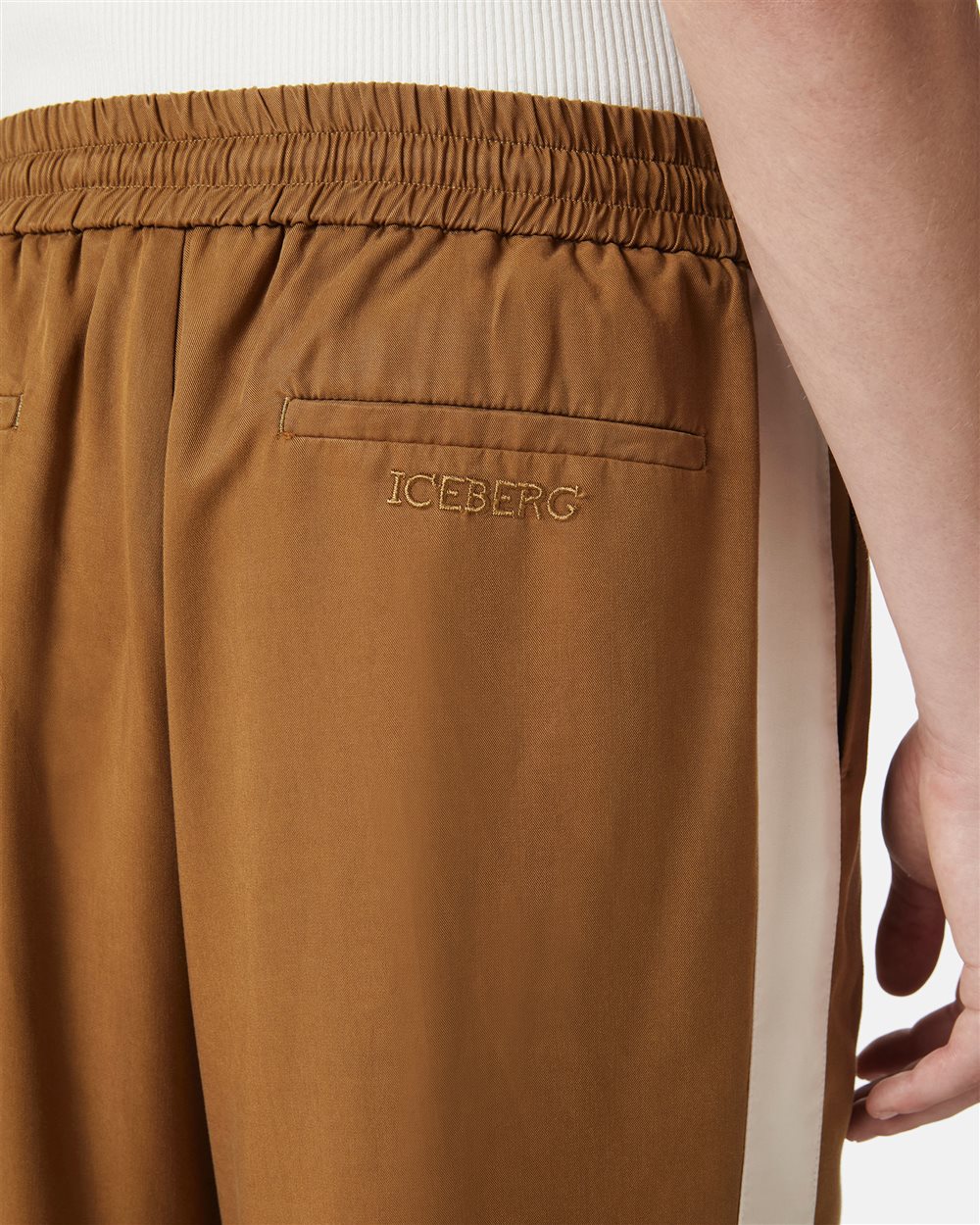 Comfort fit oil-colored Bermuda shorts in Tencel with contrasting stripes - Iceberg - Official Website