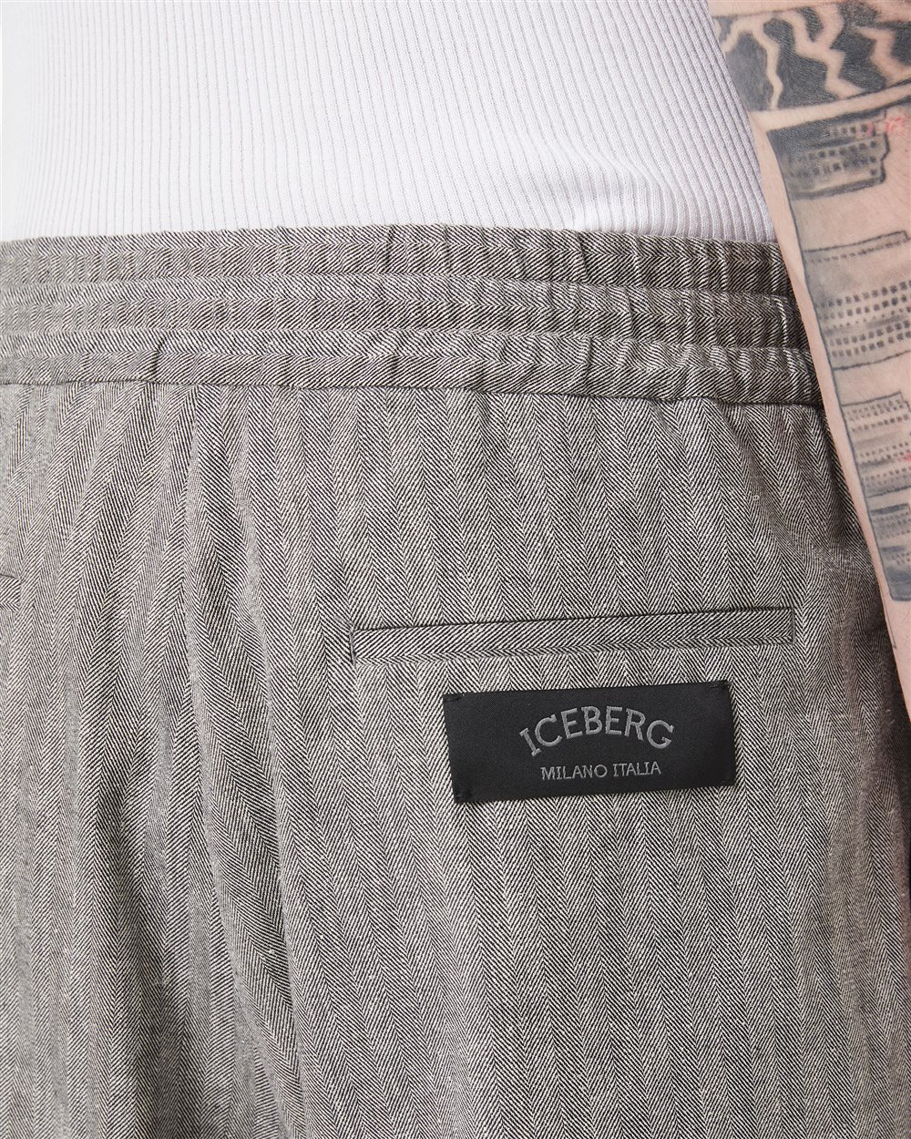 Regular fit Bermuda shorts in black and white herringbone fabric - Iceberg - Official Website
