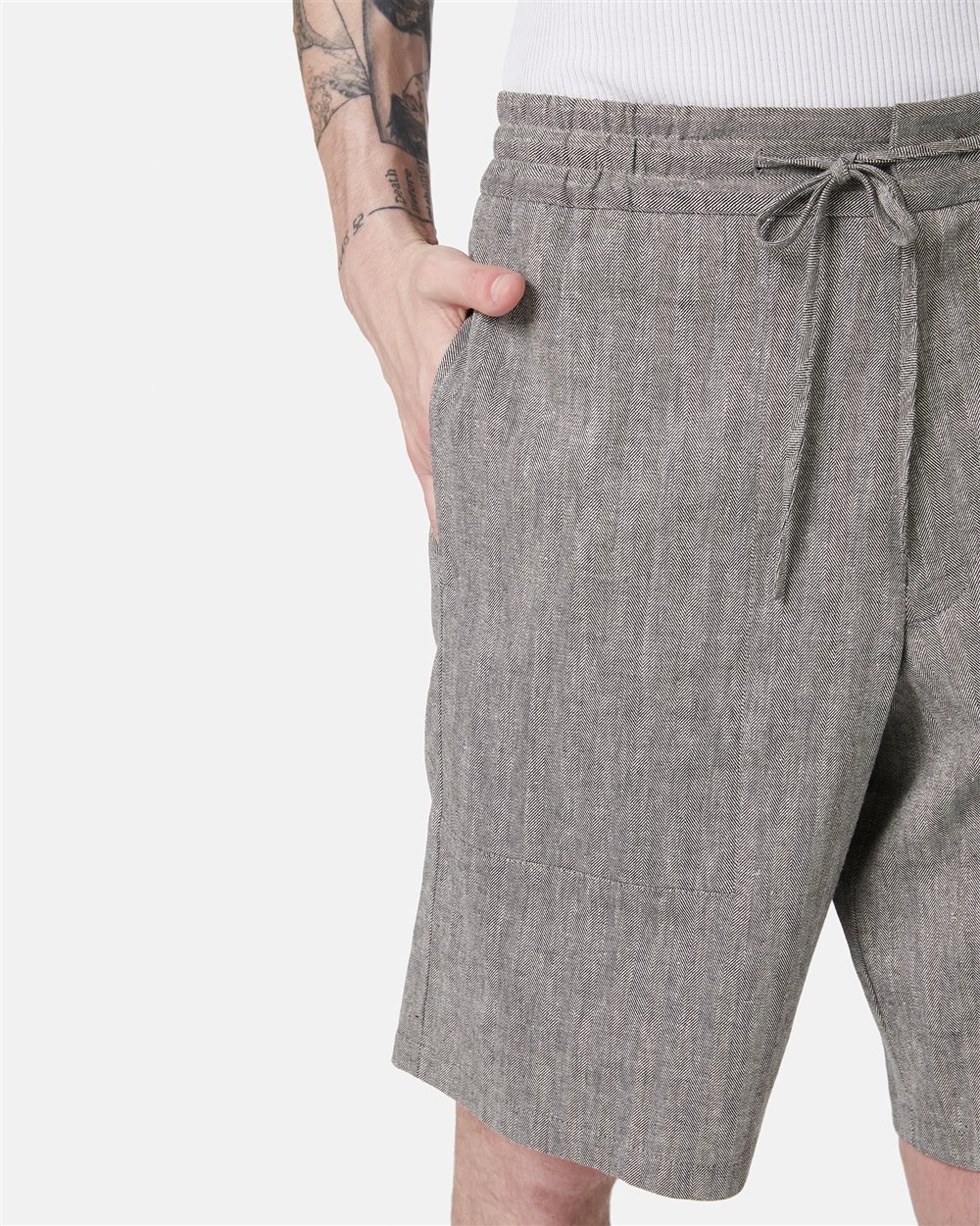 Regular fit Bermuda shorts in black and white herringbone fabric - Iceberg - Official Website