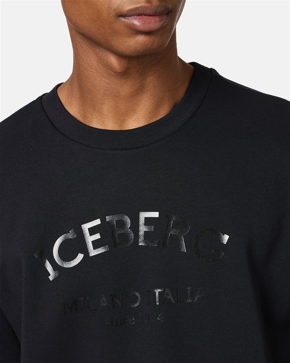 Felpa nera girocollo slim fit con logo Iceberg - Iceberg - Official Website
