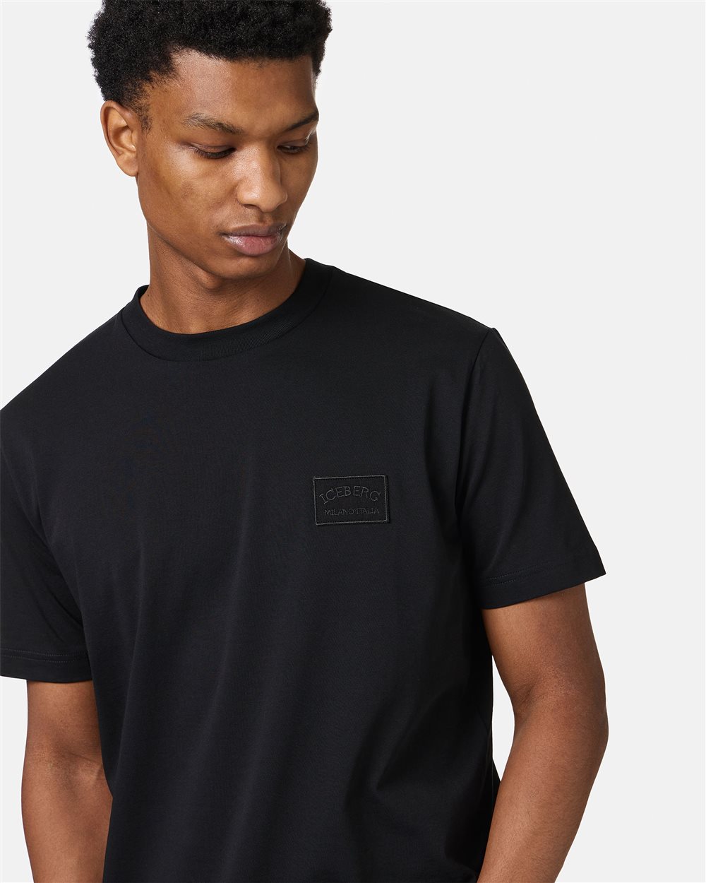 Black cotton jersey T-shirt with embroidered Iceberg logo patch - Iceberg - Official Website