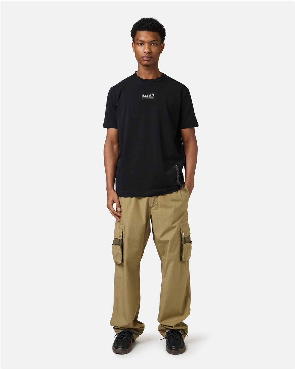 Slim-fit black T-shirt in sustainable cotton jersey - Iceberg - Official Website