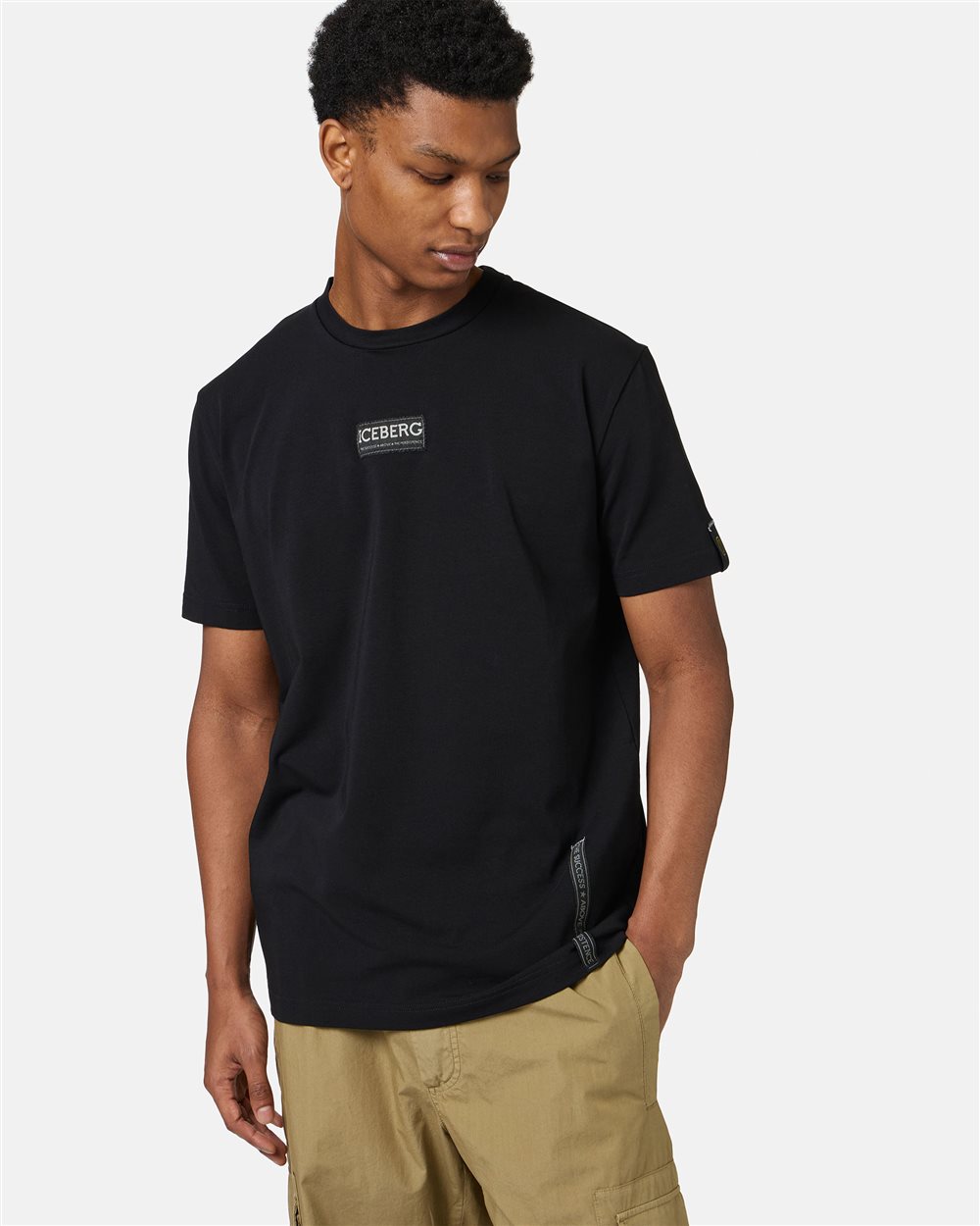 Slim-fit black T-shirt in sustainable cotton jersey - Iceberg - Official Website