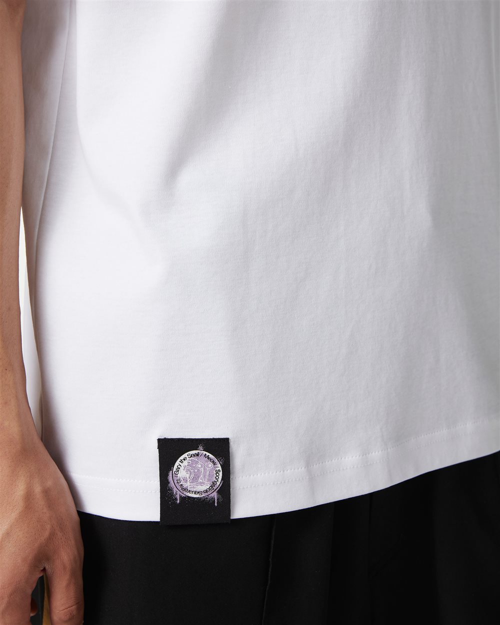 T-shirt bianca regular fit in tessuto interlock sostenibile certificato GOTS - Iceberg - Official Website