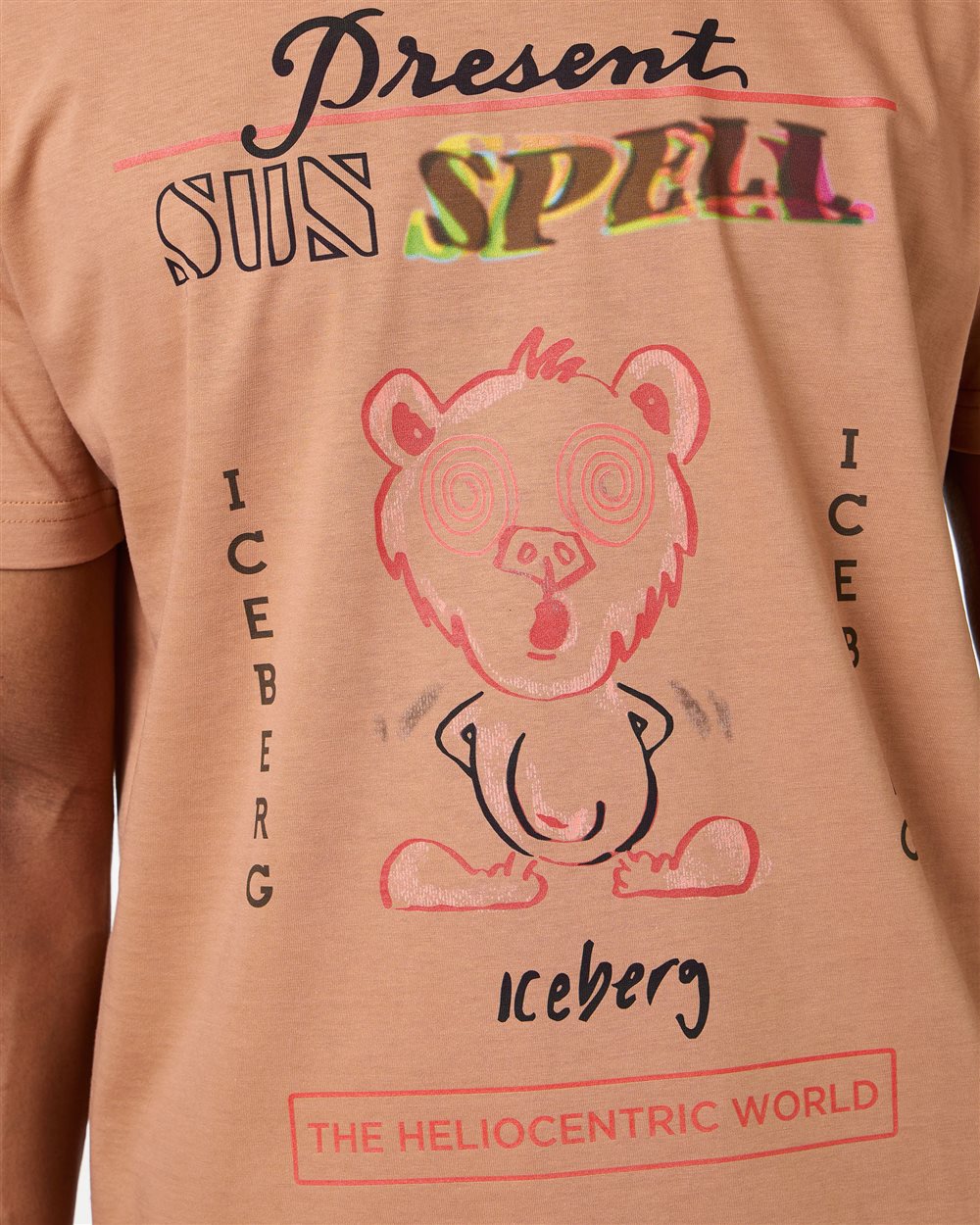 Terracottafarbenes T-Shirt aus Baumwolle im Regular Fit mit großem bunten Bärenprint - Iceberg - Official Website