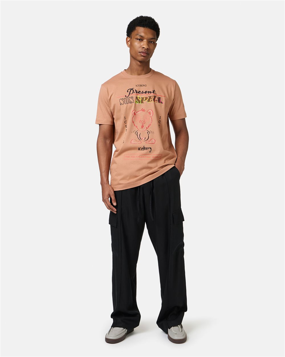 Terracottafarbenes T-Shirt aus Baumwolle im Regular Fit mit großem bunten Bärenprint - Iceberg - Official Website