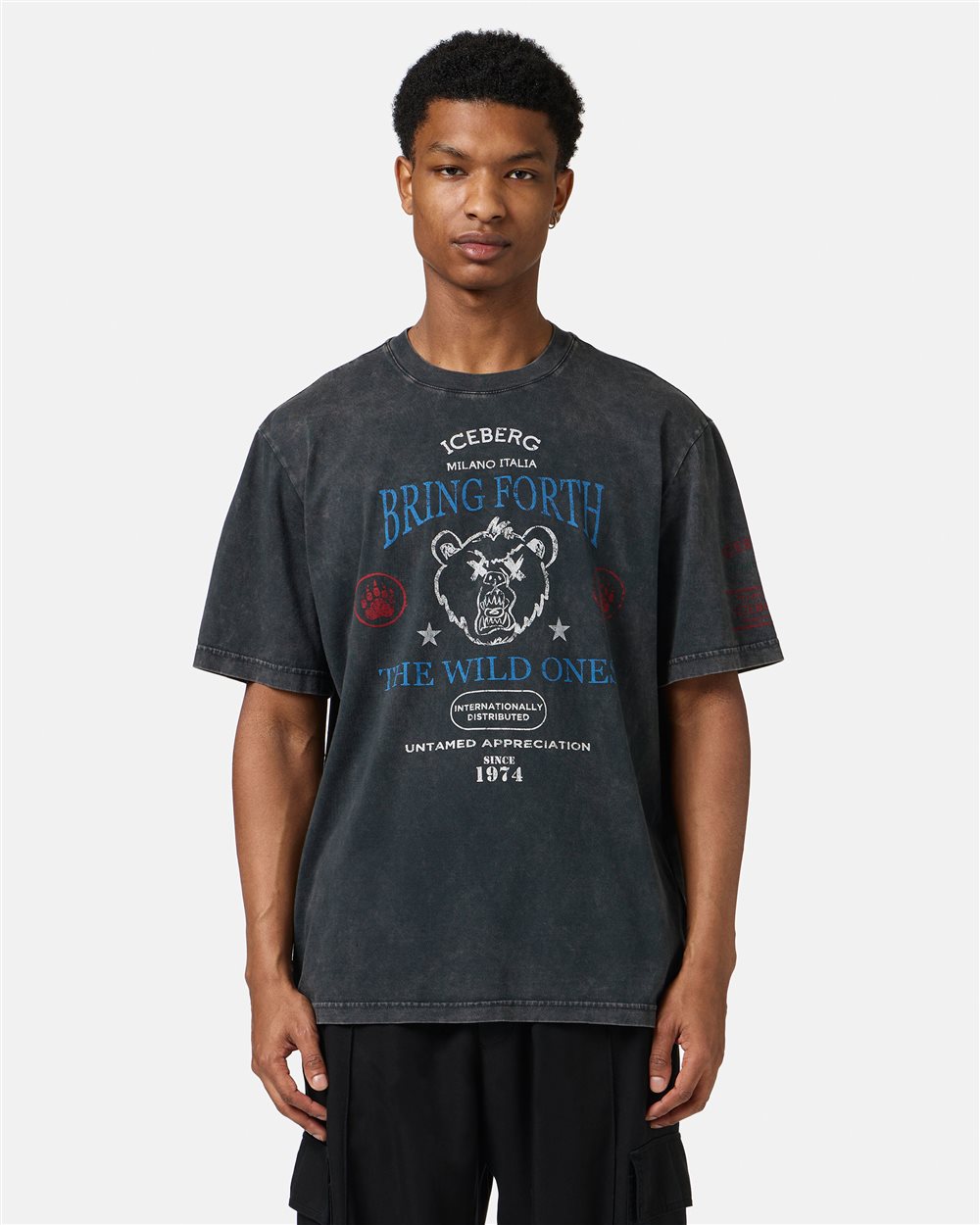 Regular-fit Black T-shirt in random-wash dyed cotton with maxi Bear print - Iceberg - Official Website